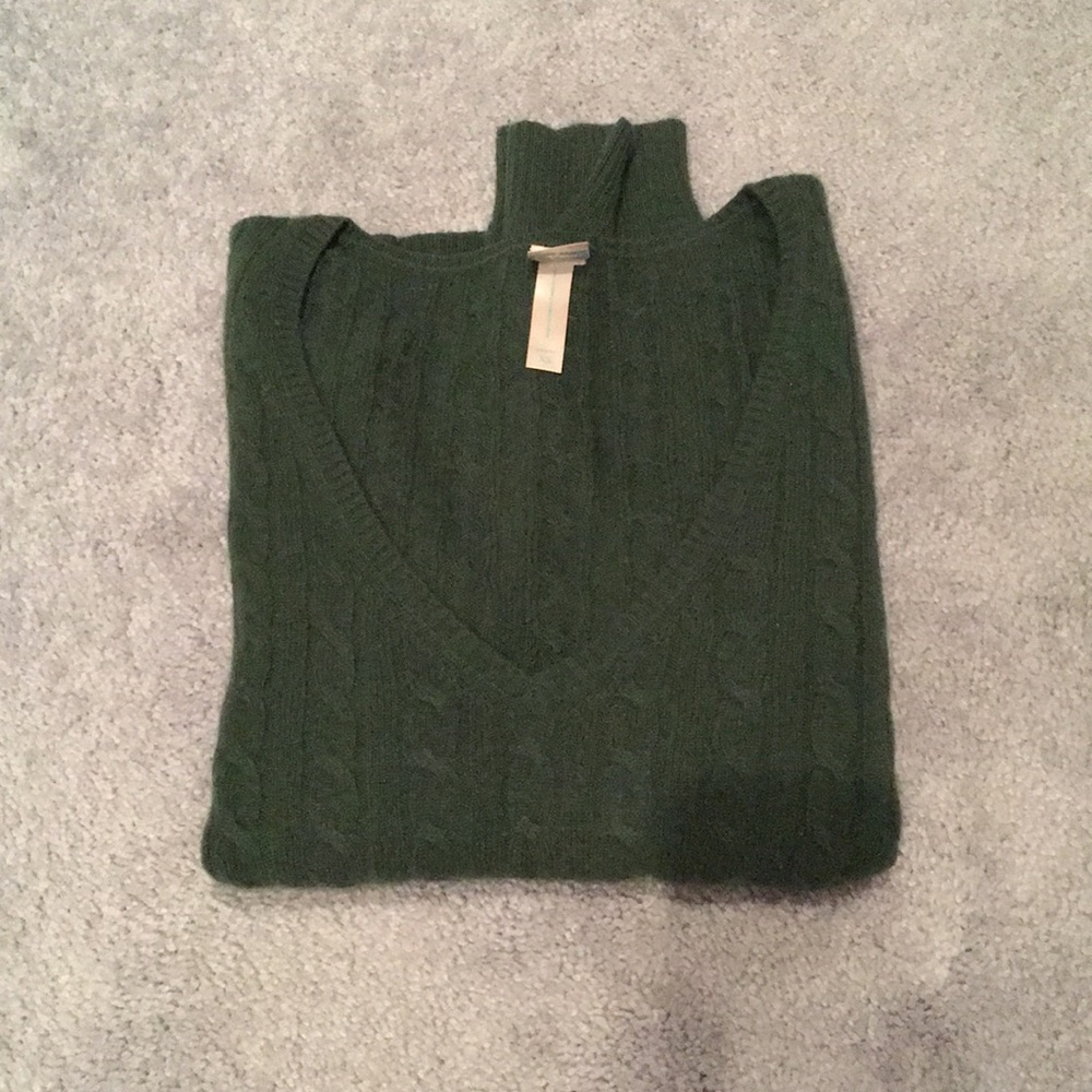 Aqua Pine Green Cabled Cashmere V-Neck Sweater